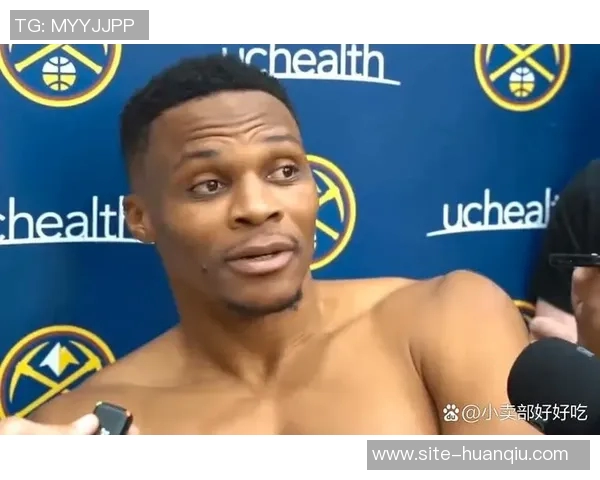 威少训练馆挥汗如雨新赛季去向仍悬而未决引发球迷热议