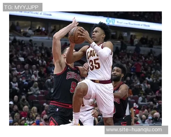 马特科维奇上半场表现惊艳五投全中贡献12分1断2帽三分球完美命中