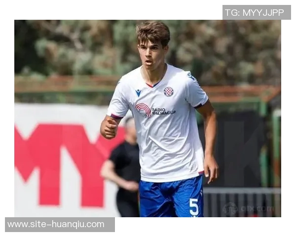 巴萨关注克罗地亚18岁中卫姆拉契奇已进行球员情况咨询